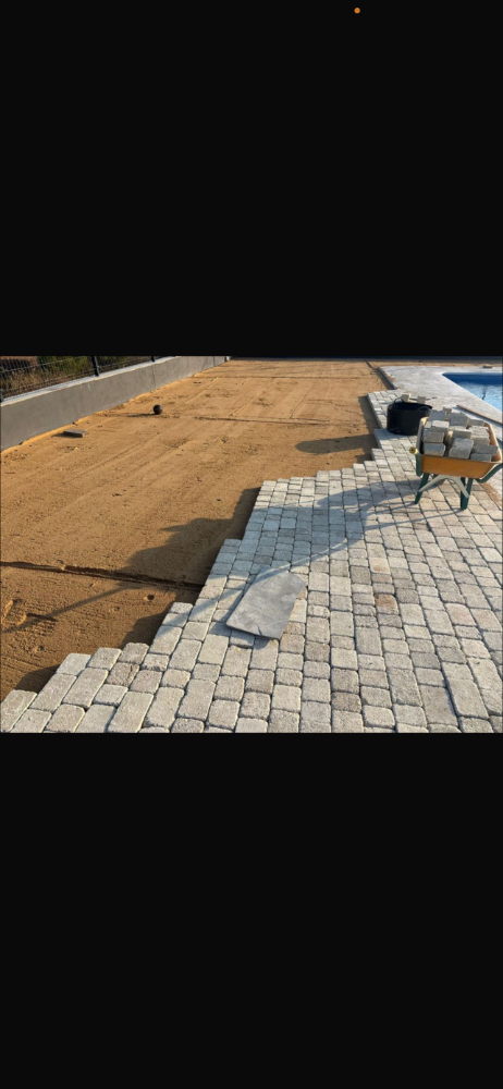 Cobble paving